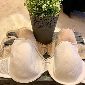 Chantelle 32 DDD Gorgeous Nude & White Bras